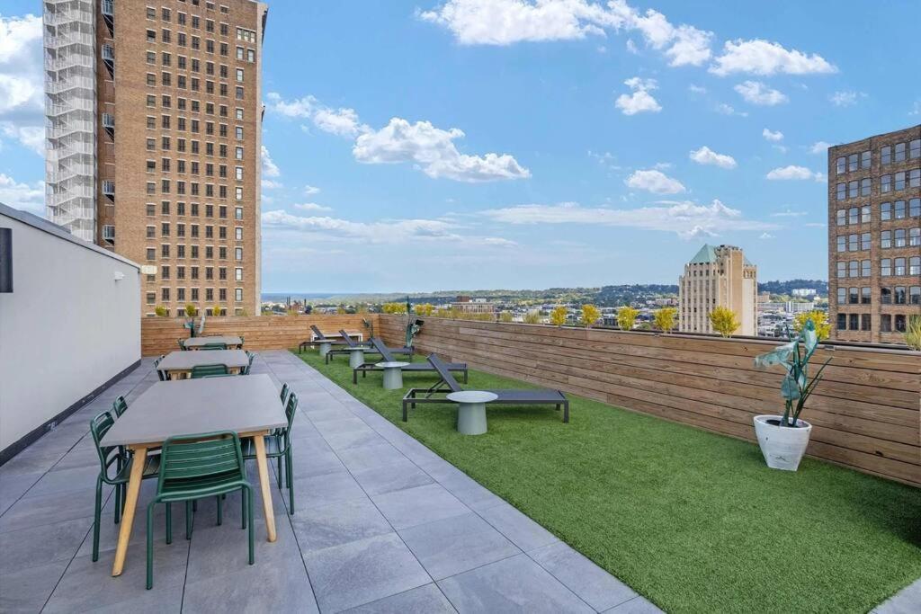 Апартаменты Optimum - Downtown Sanctuary! Бирмингем Экстерьер фото
