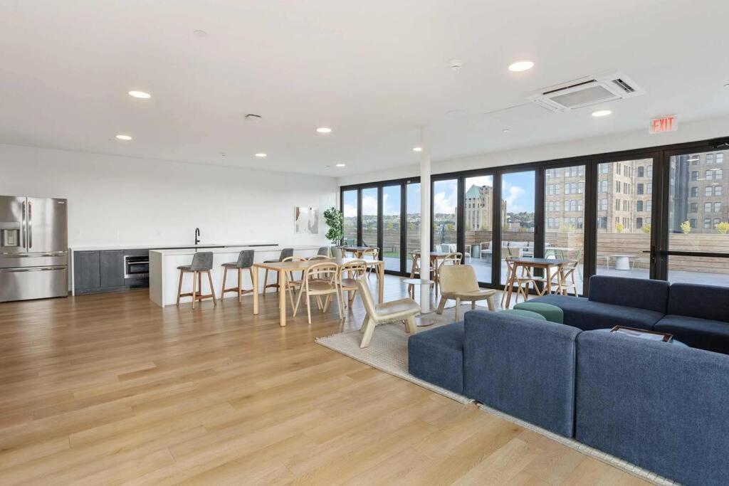 Апартаменты Optimum - Downtown Sanctuary! Бирмингем Экстерьер фото